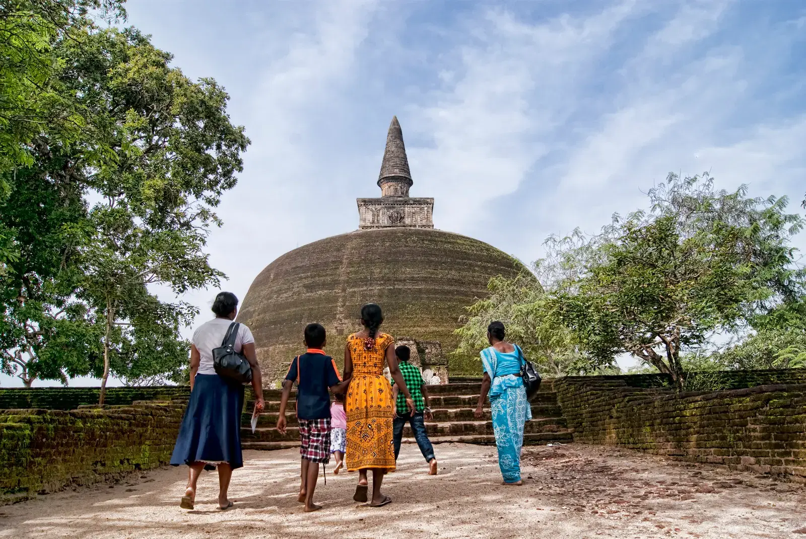 Rankoth Vehera, the largest stupa in Polonnaruwa