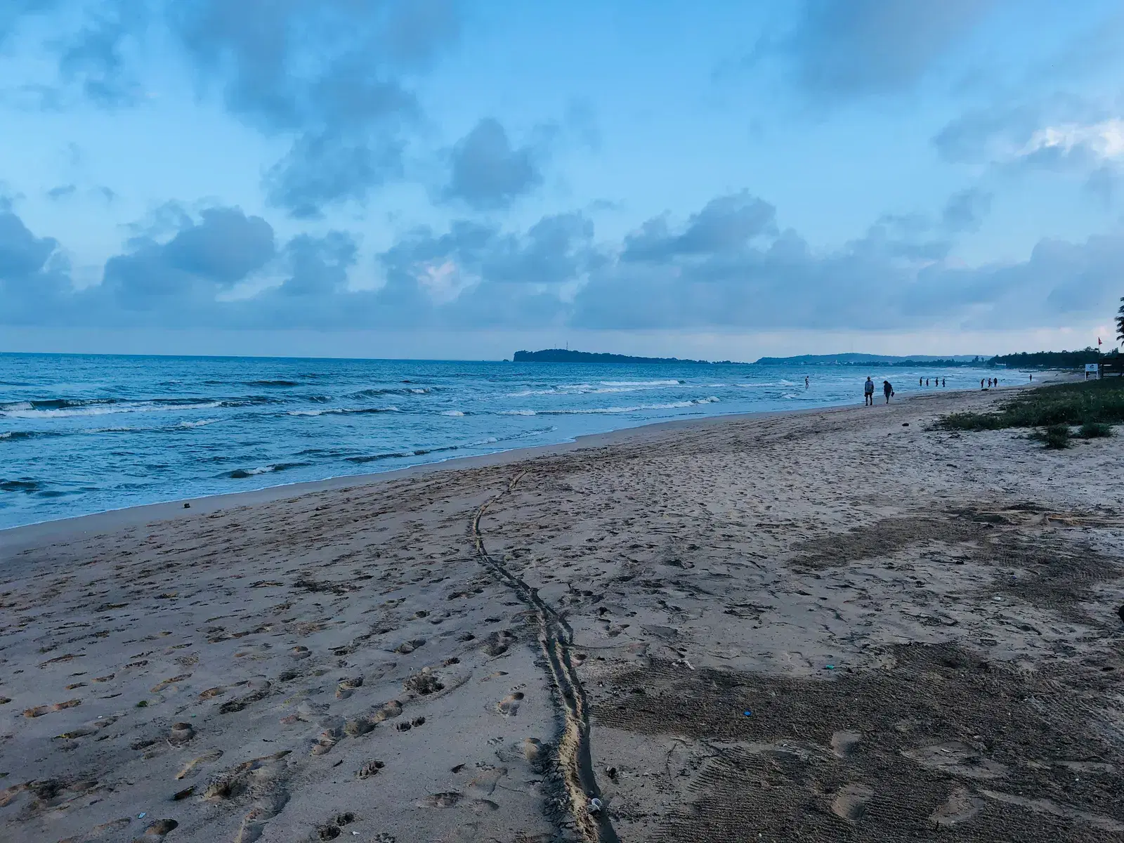 La plage de sable blanc de Nilaveli près de Trincomalee