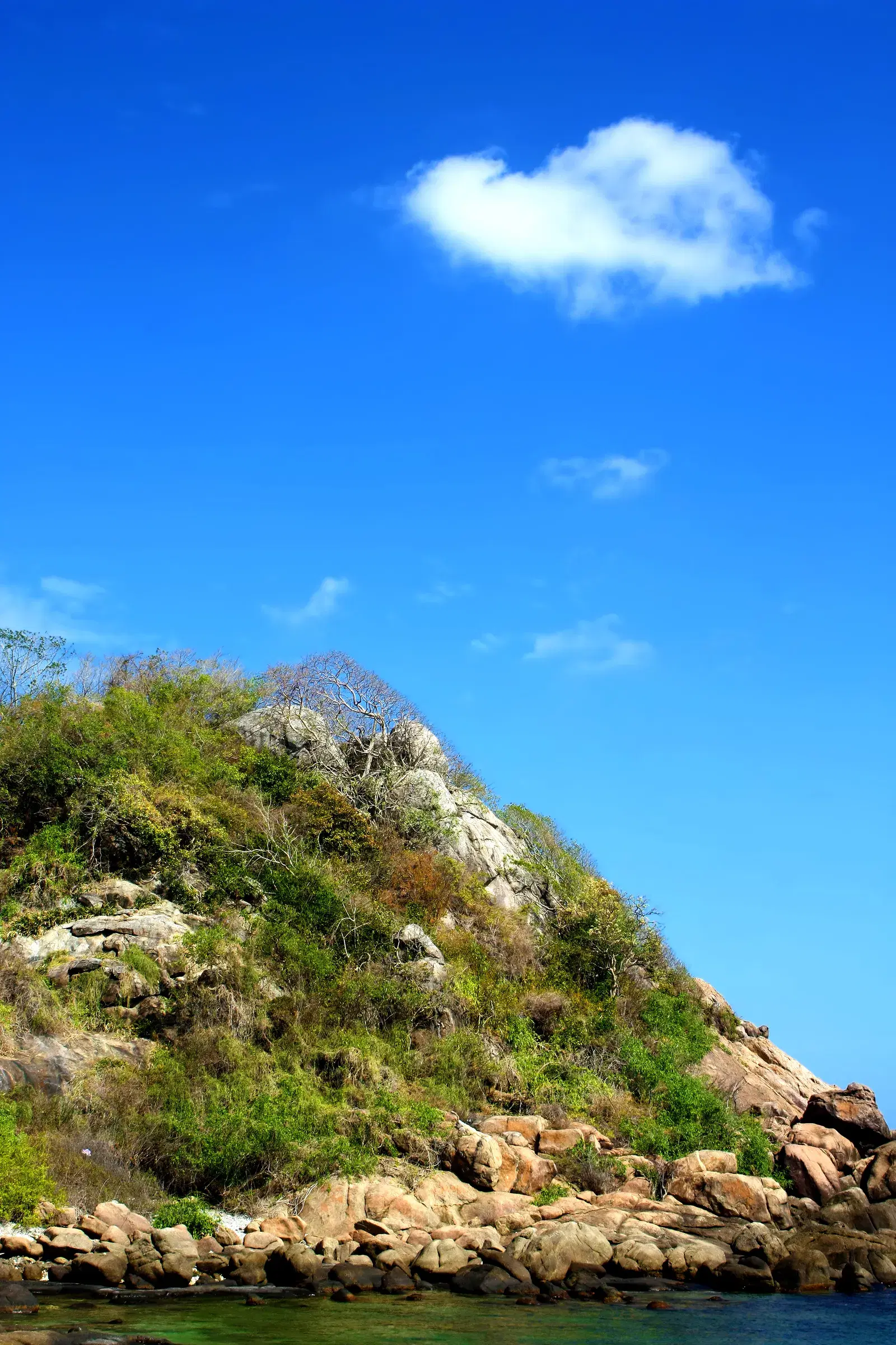 The main rock formation at Pigeon Island National Park